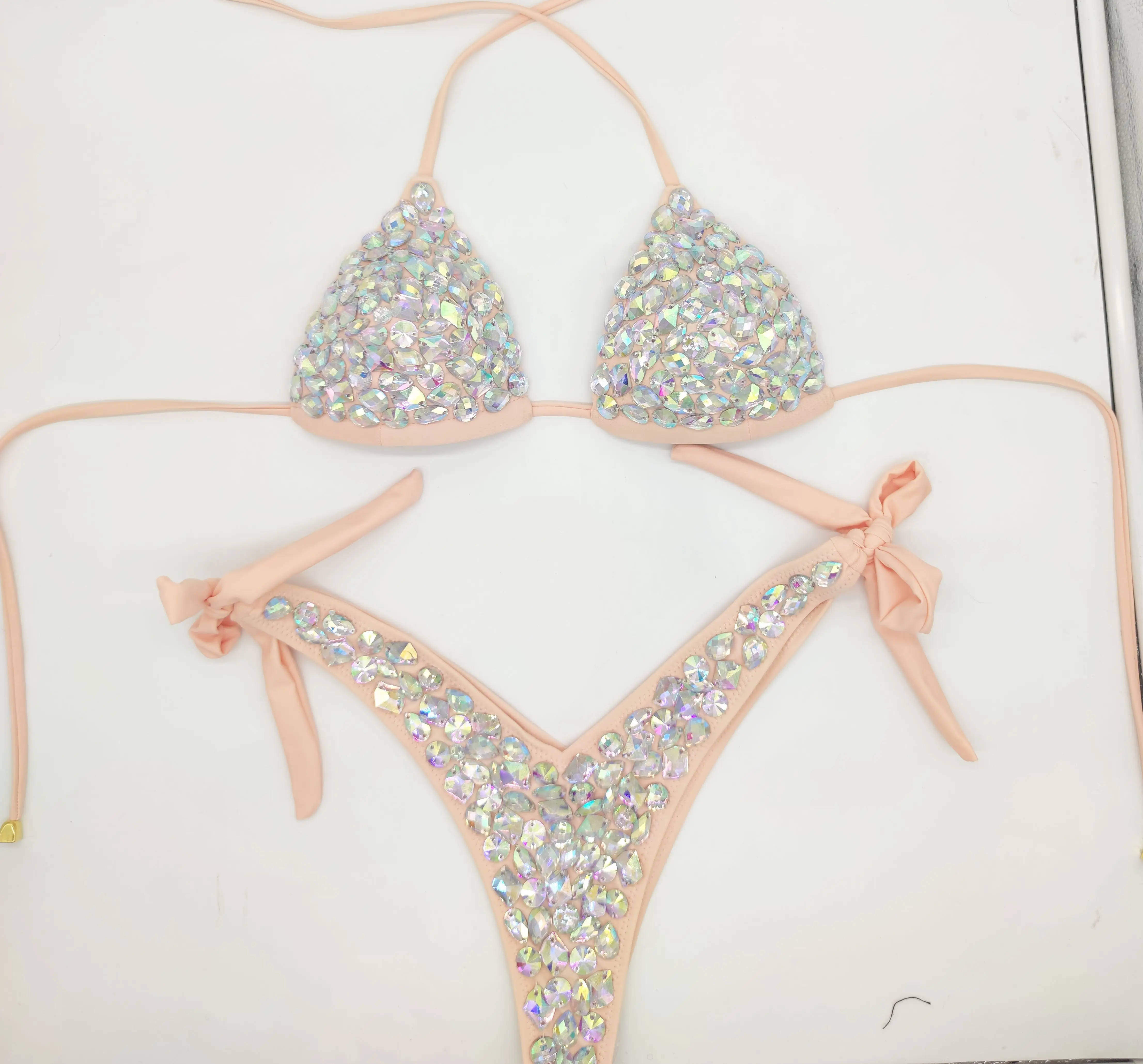 fashion-diamond-bikini-set-rhinestone-swimwear-crystal-bathing-suit-sexy-women-biquini-bling-stones-sexy-halter-crystal-swimsuit