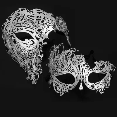 2022 Black Gold Skull Metal Party Mask Rhinestone Half Face Venetian Masquerade Men White Women Skull Filigree Halloween Mask 50