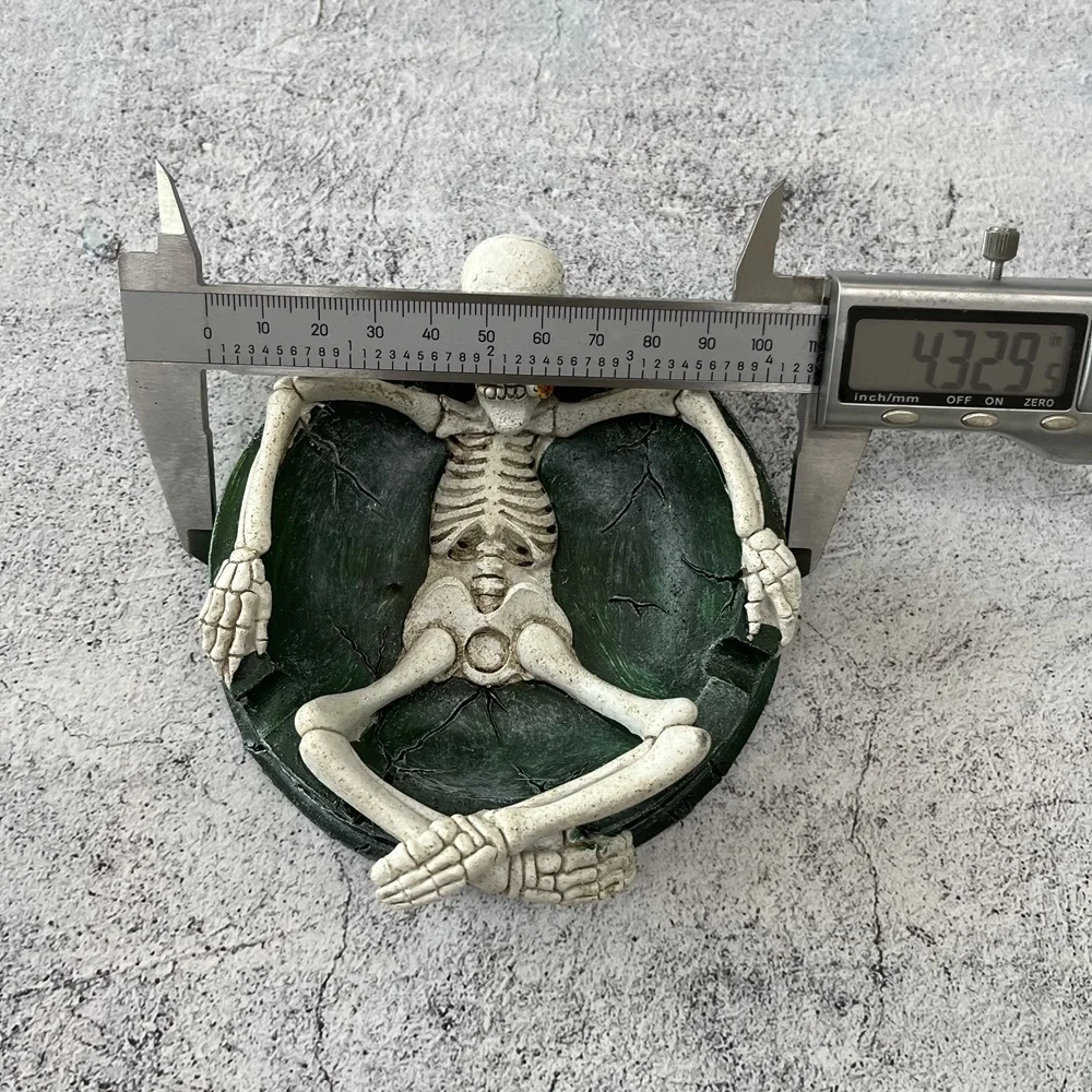 Designed Ashtray Desk Accessories Home Decoration Resin Ash Tray Smoke Accessories Gift Men