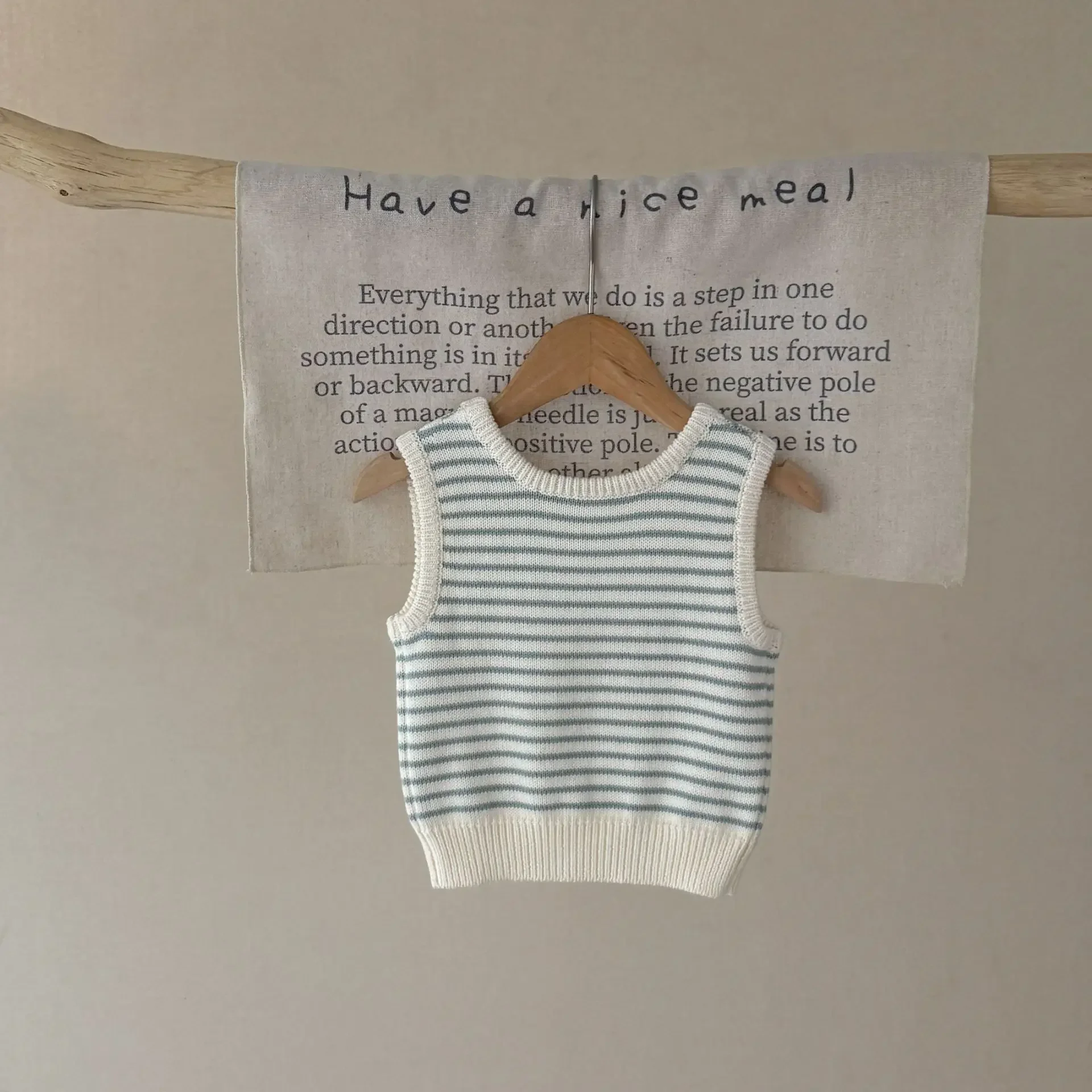 0-4세 여아용 줄무늬 민소매 스웨터 2026 봄  여아용 면 니트 조끼 부드러운 어린이 일상 레이어링 가을 풀오버 옷