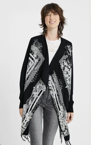

Spanish new fashion personalized printed sweater tassel cardigan