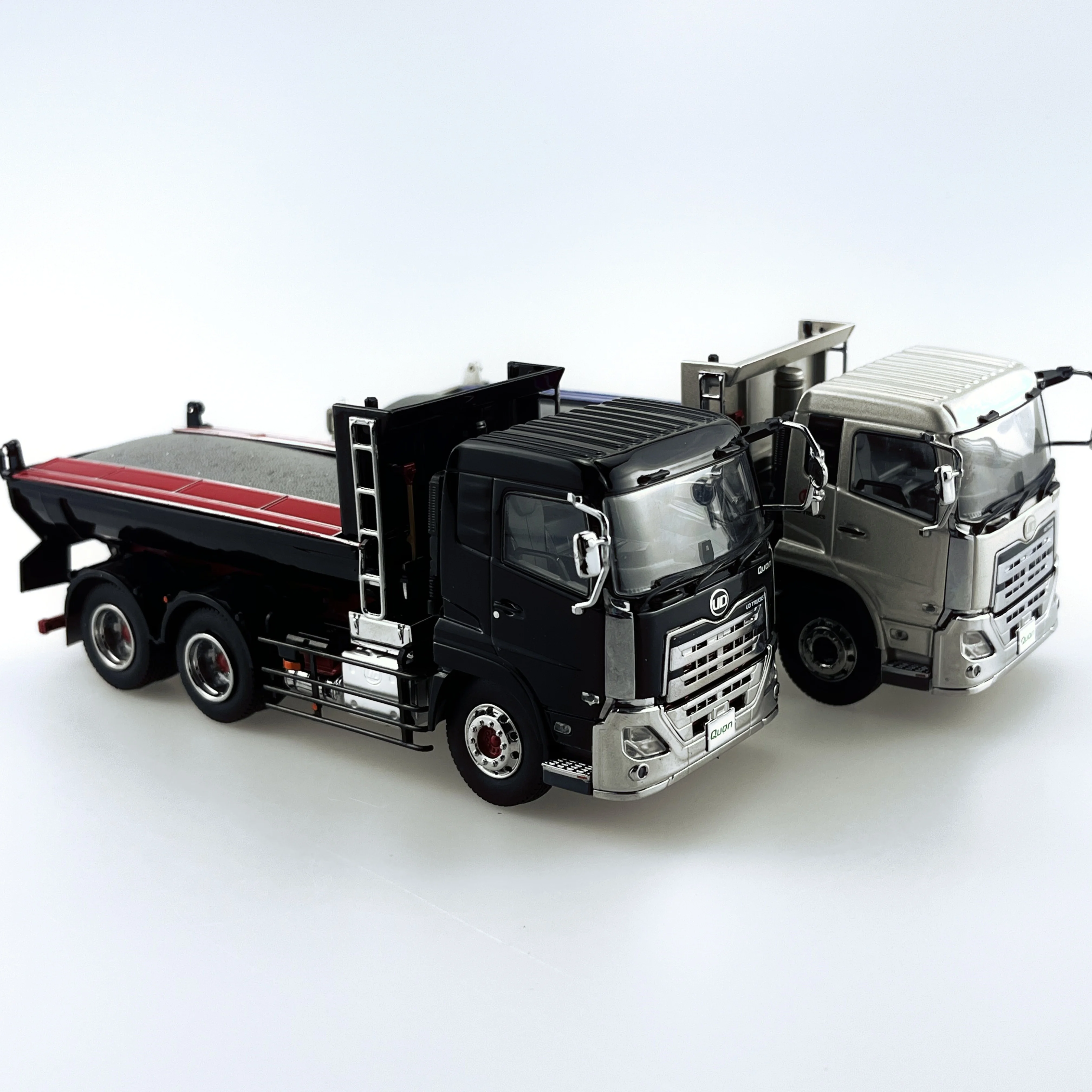 Diecast KYOSHO 1/43 Scale Nissan UD QUON Alloy Dump Truck