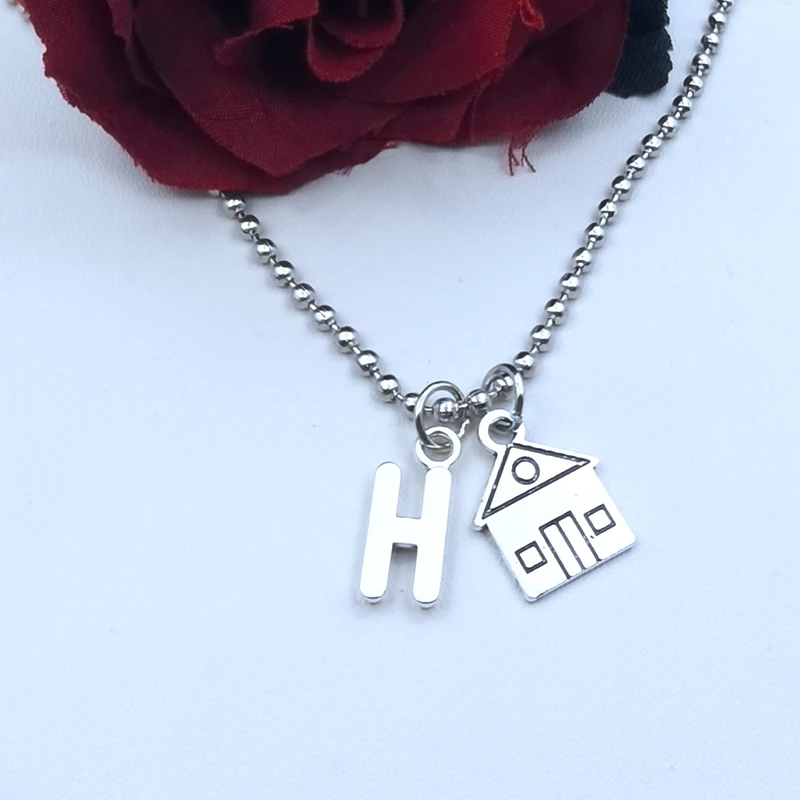 

Персонализированное ожерелье Home Initial