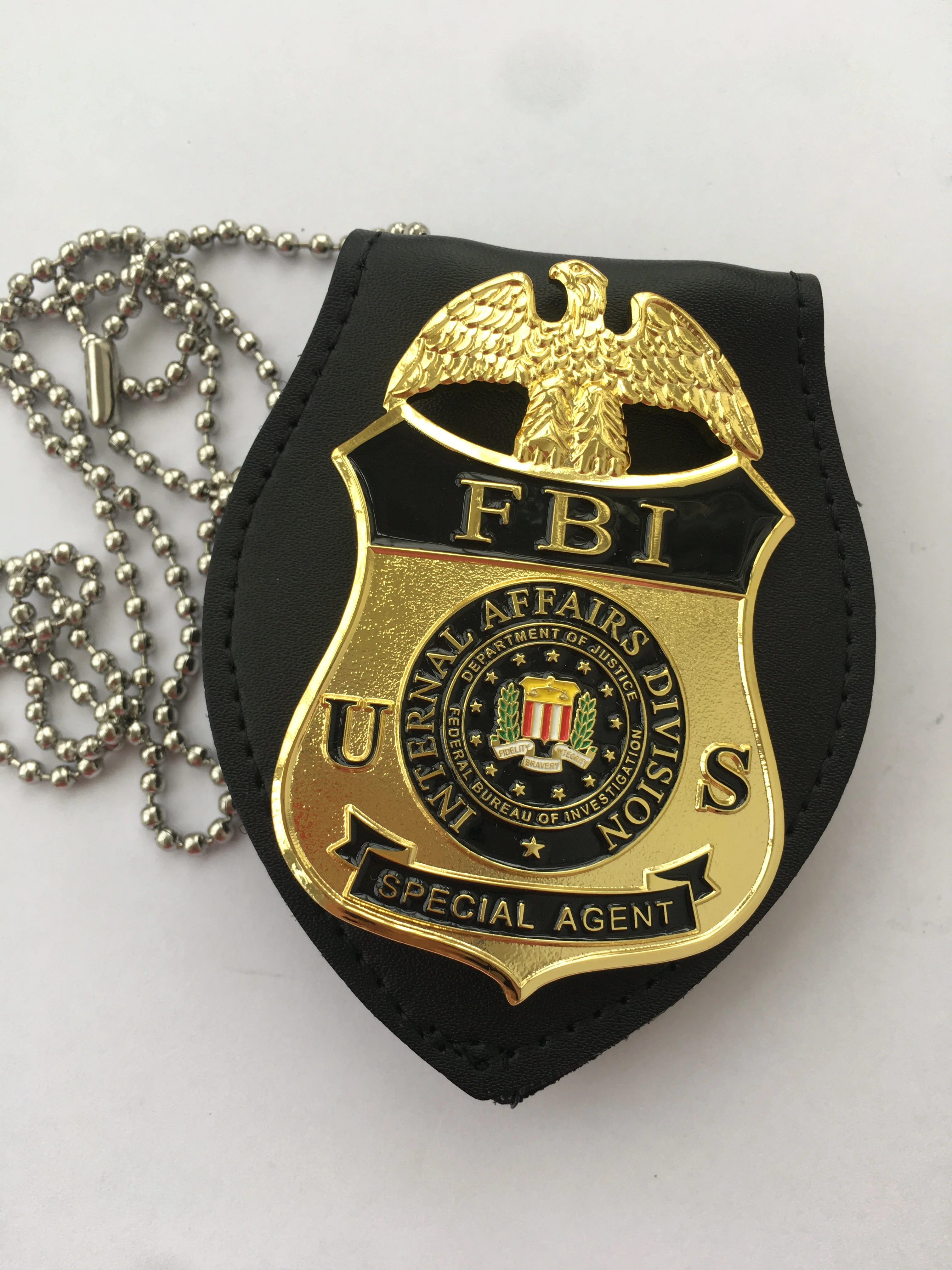 

Merican Secret Service Badge and Accessories Film and Television Props Movie Prop Pin SET Badge Role Play