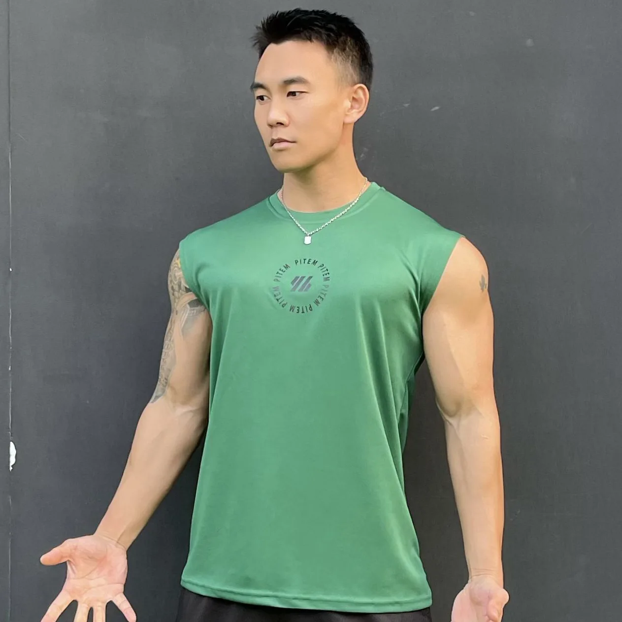 New Mens Gym Tank top Men Fitness Sleeveless Shirt Male Mesh Breathable Fitness Sports Vest Undershirt Gyms Running Vest Men S2ad44ed7c8d6408581a3b68f95873675v
