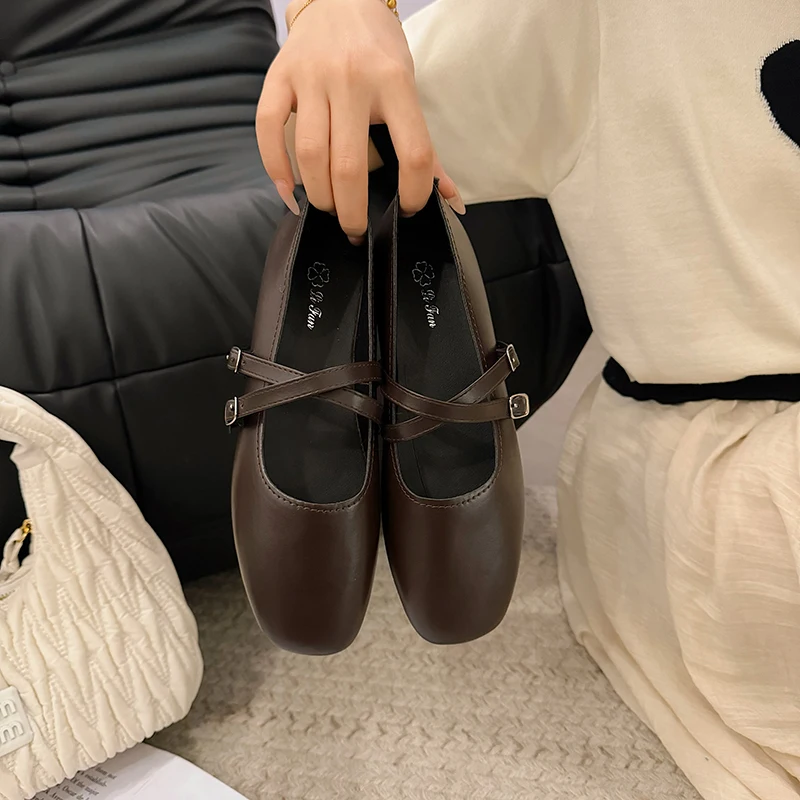 أحذية نسائية صيفية جديدة ذات فم مسطح ونعل مسطح أحذية ماري جين عالية الجودة برأس مربع