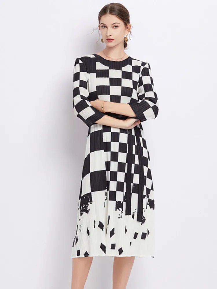 

High Quality Autumn Pleated Color Clash Plaid Printed Mid-length Dress for Women 2023 Casual Lace-Up 3/4 Sleeve Loose Dresses
