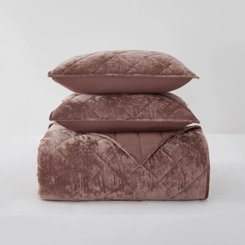 Luxury Velvet Queen Size Comforter Quilt Set