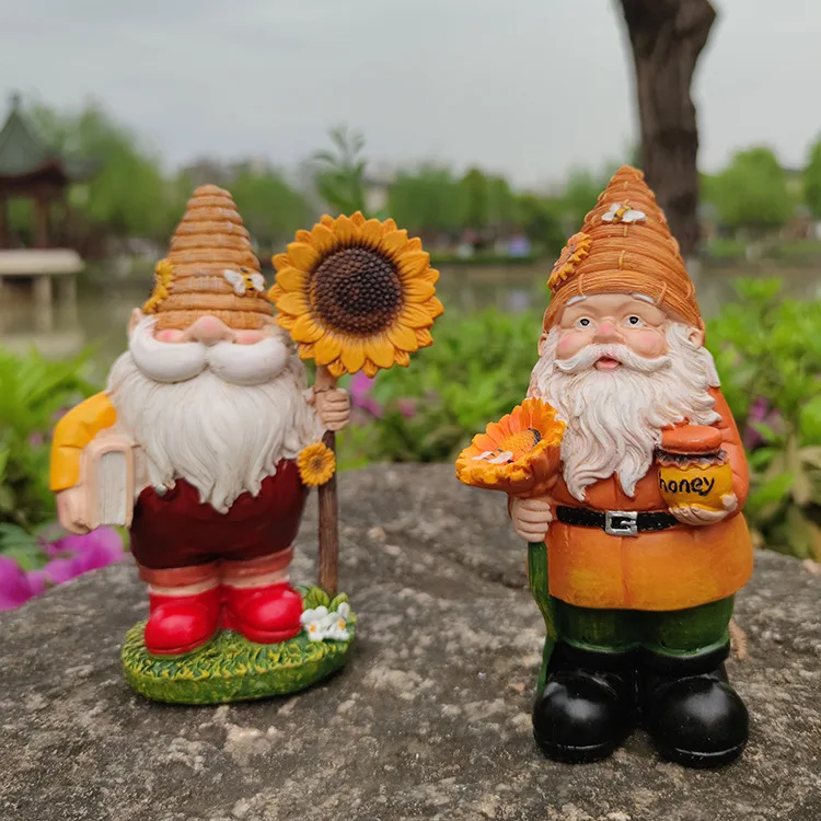 

Gnomes Resin Figurine Durable Fabric Doll Ornament for Party Home Table Decor