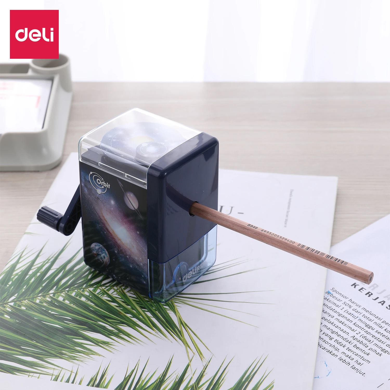 Deli Blue Rotary Pencil Sharpener High Quality Hand Cranked Pencil