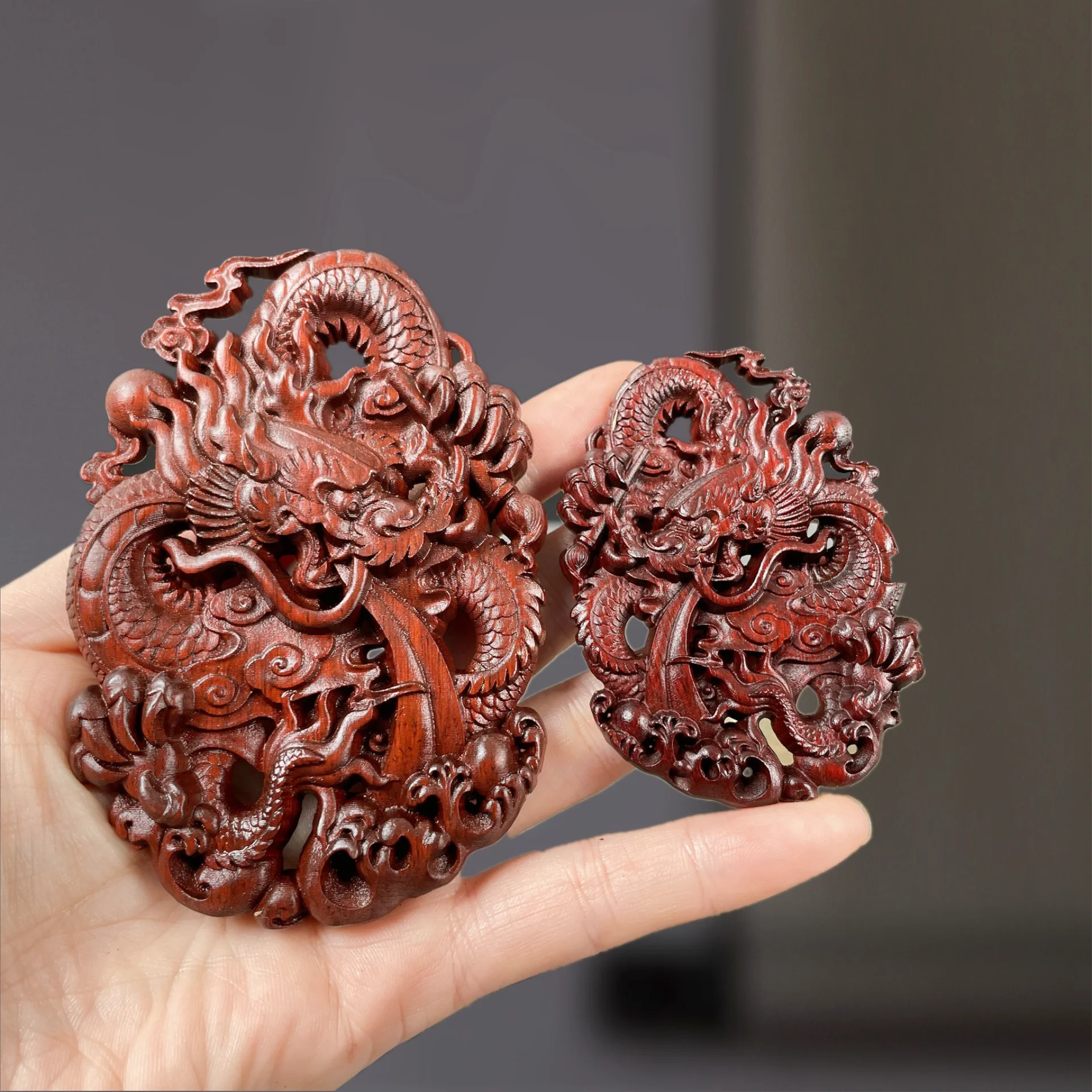 Rosewood Double -sided Hollow Brand Fish -based Dragon Pendant Wooden Men and Women Turn Luck Pendant Gift Wholesale