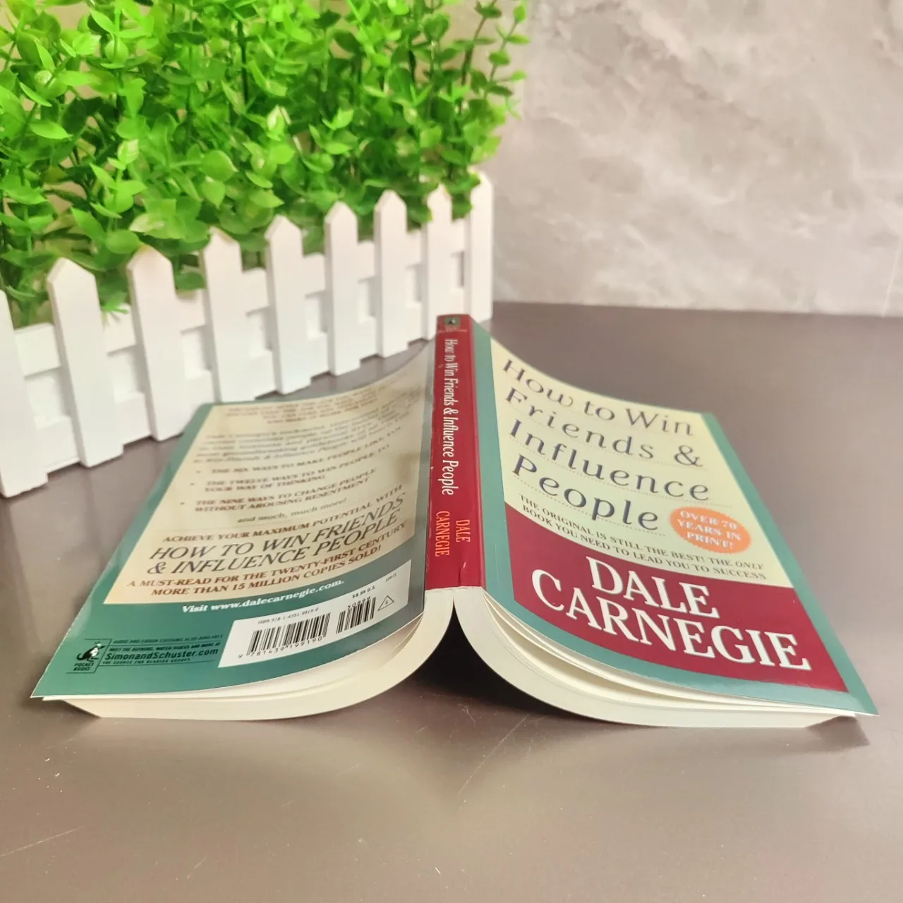 Business Communication Mastery: Enhance Influence, Forge Relationships & Achieve Success - A Modern Entrepreneur's Essential Guide
