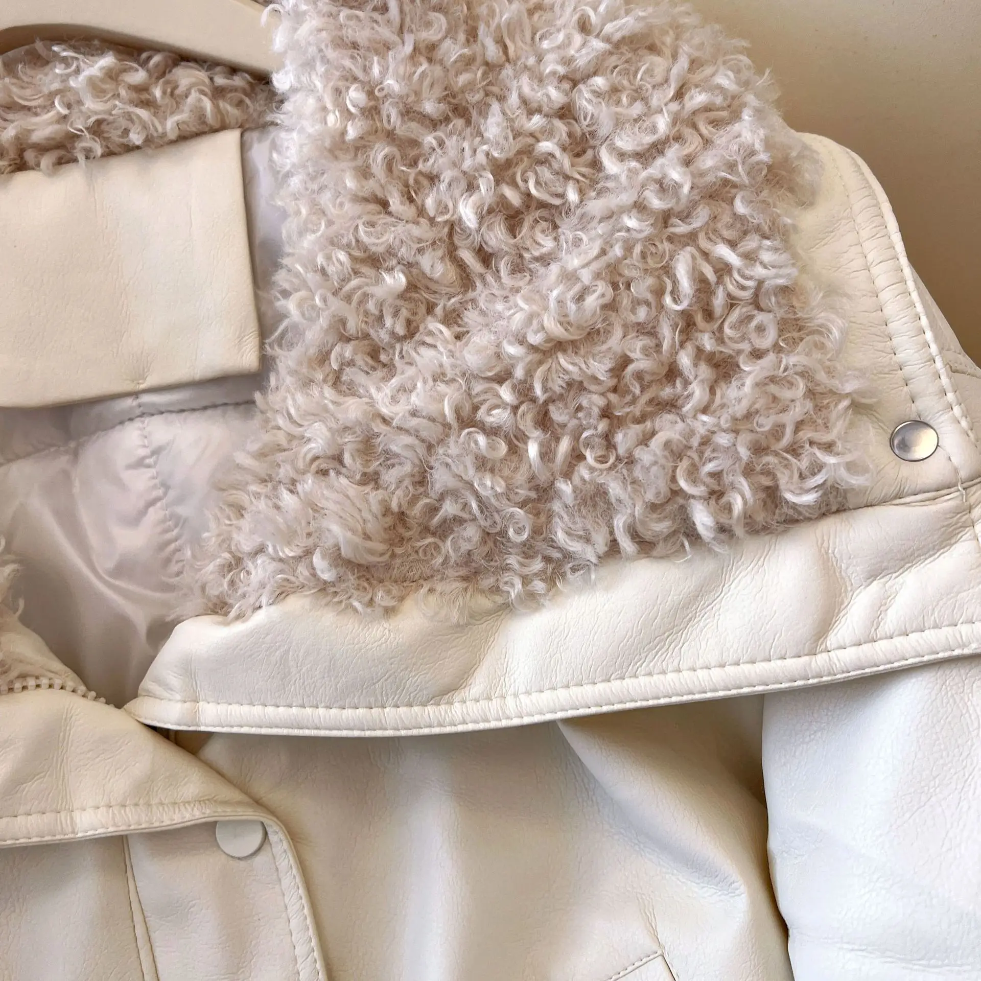 Lambskin Large Fur Collar Fake Lambskin Leather Jacket 2025 New Women Autumn Winter Jacket Coat Korean Loose Down Cotton Jacket