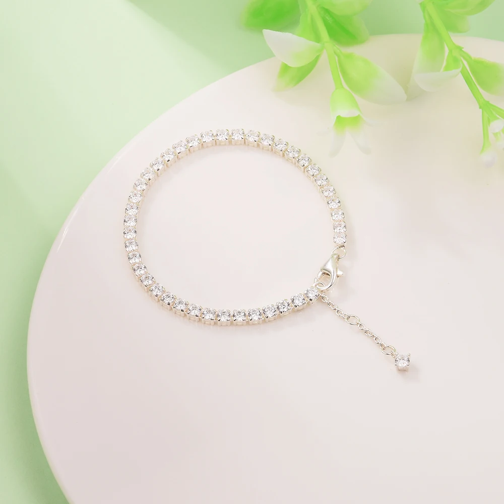 Adjustable sterling silver bracelet design