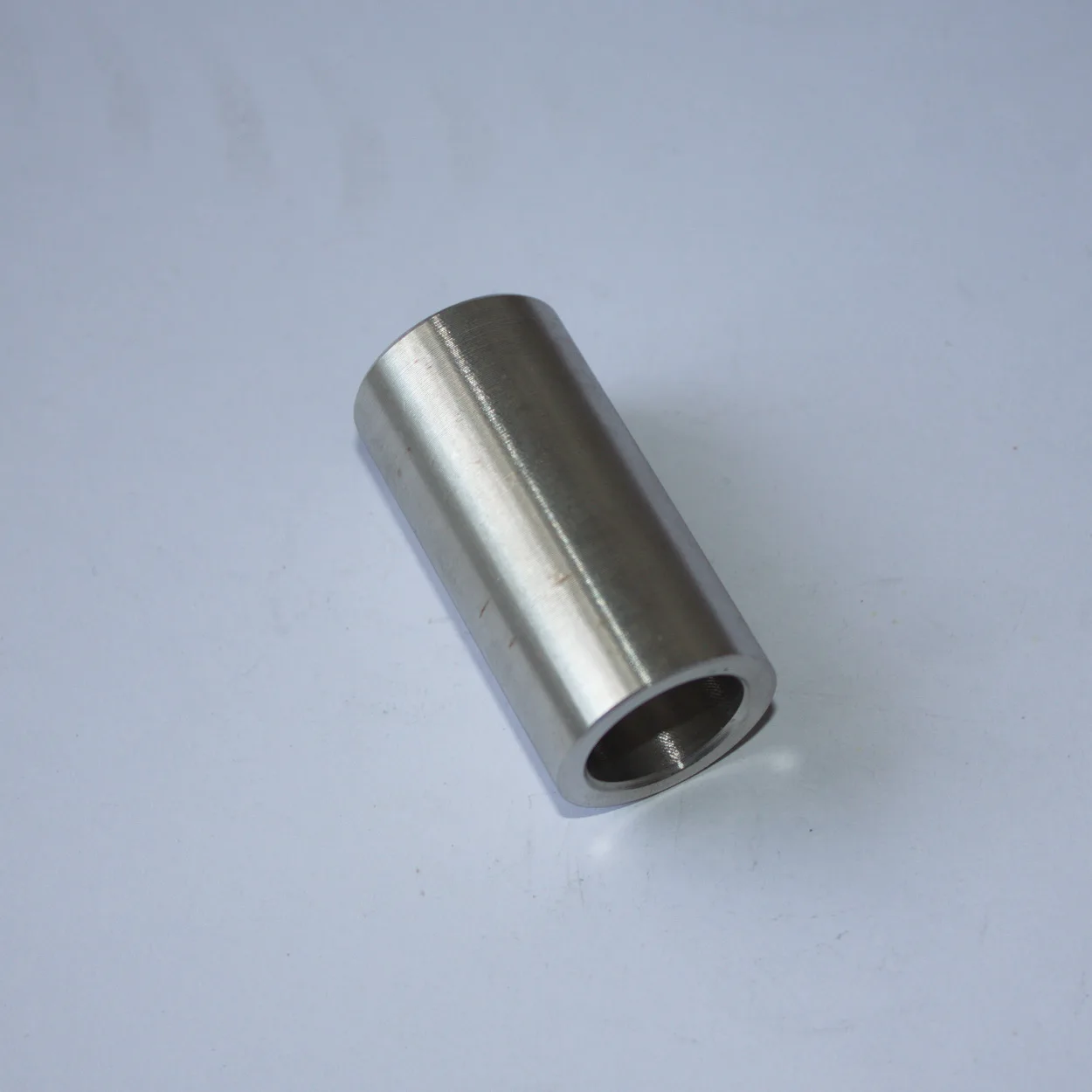 Tubo Cuscinetto Asse Posteriore C17168/1 Per Jaguar Daimler E-Type S-Type Xj6 Xj12 Xjs