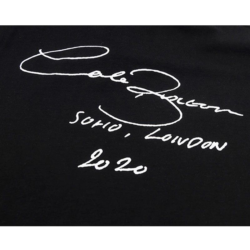 T-shirt oversize da uomo con stampa in sanscrito in cotone_voghion.com
