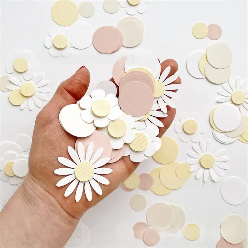 

Three-dimensional Daisy Decorations 1 Bag Daisy Flower Paper Scraps Sweet Flowers Round Confetti
