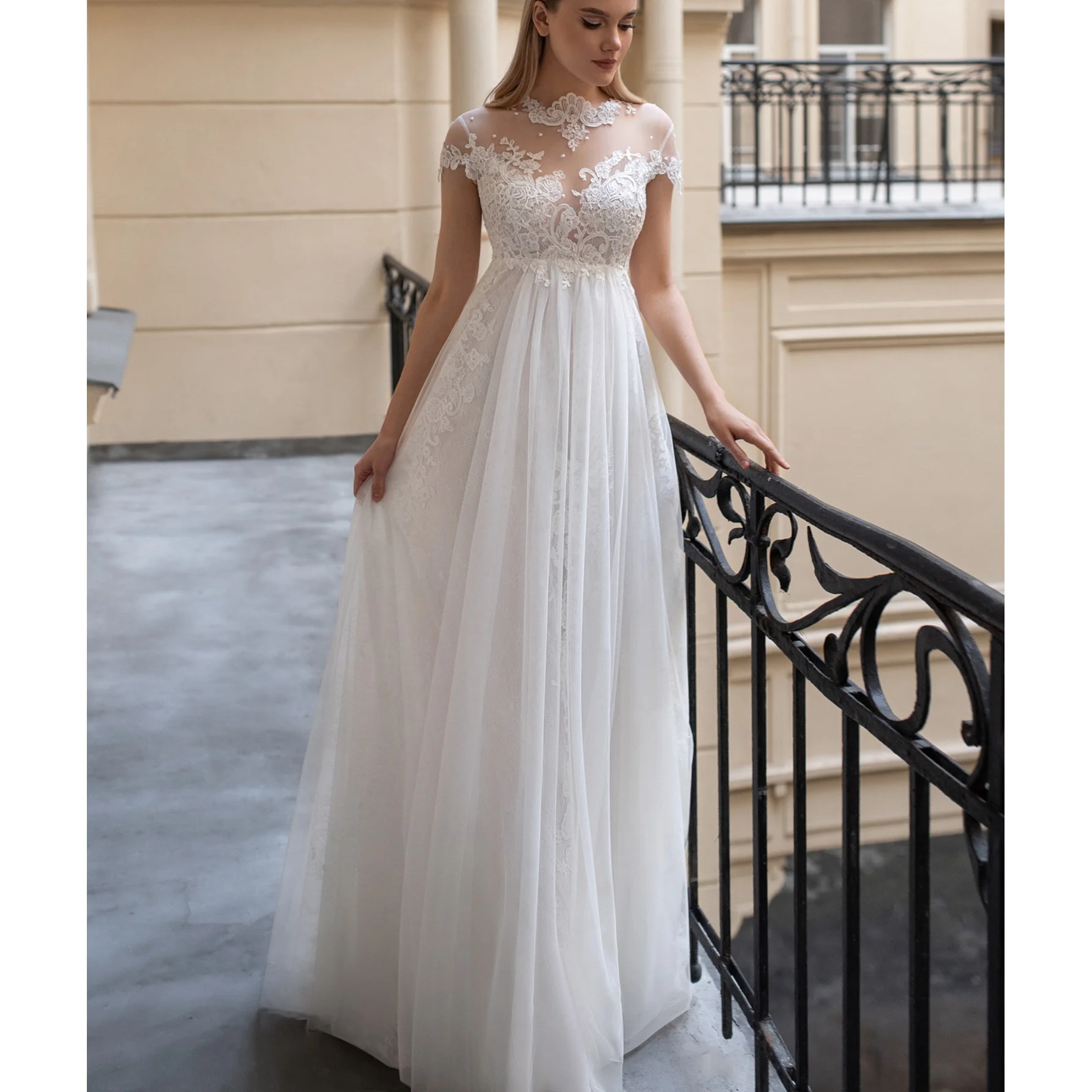 

13701#Cap Sleeves Scoop Neck Elegant Tulle Lace Applique Wedding Dresses Robe de Mariee Sheer Button Back Pleated Bridal Gown