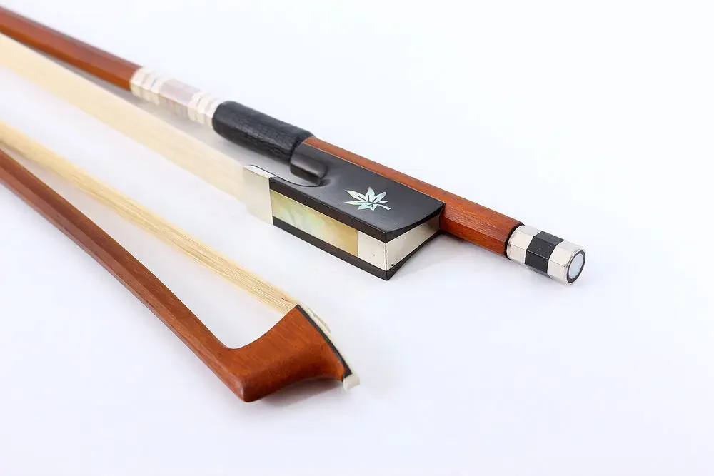 

4/4 Full Size Violin Bow Brazilwood Ebony Frog Bows Hair Maple Leaves Inlay Color Silk Well Balance Professional Violin Parts