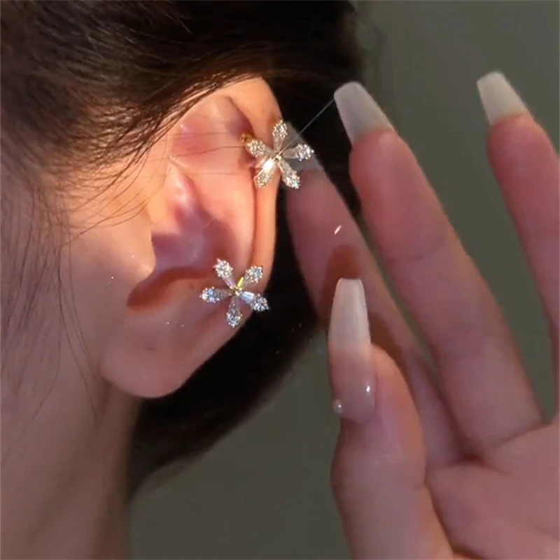 [GET ME BLING] 韓国☆Pure Flower Earrings Korean Bling Crystal Flower Ear Clips Without Piercing