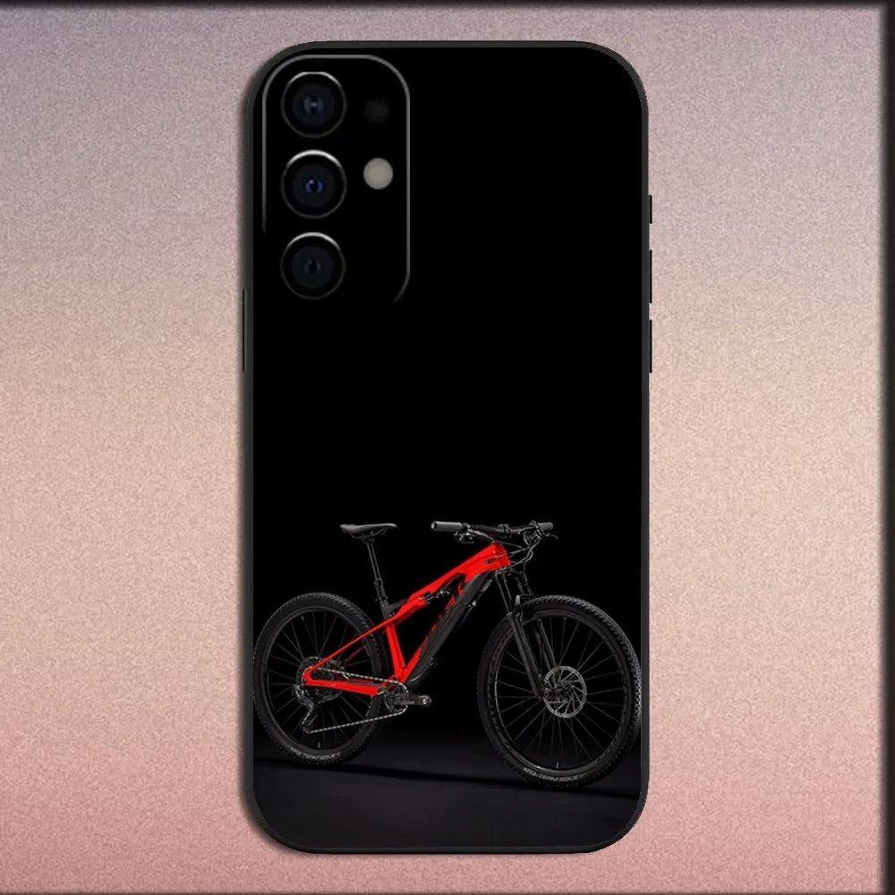 Enhanced Outdoor MTB Bike Phone Case - Durable Black Cover