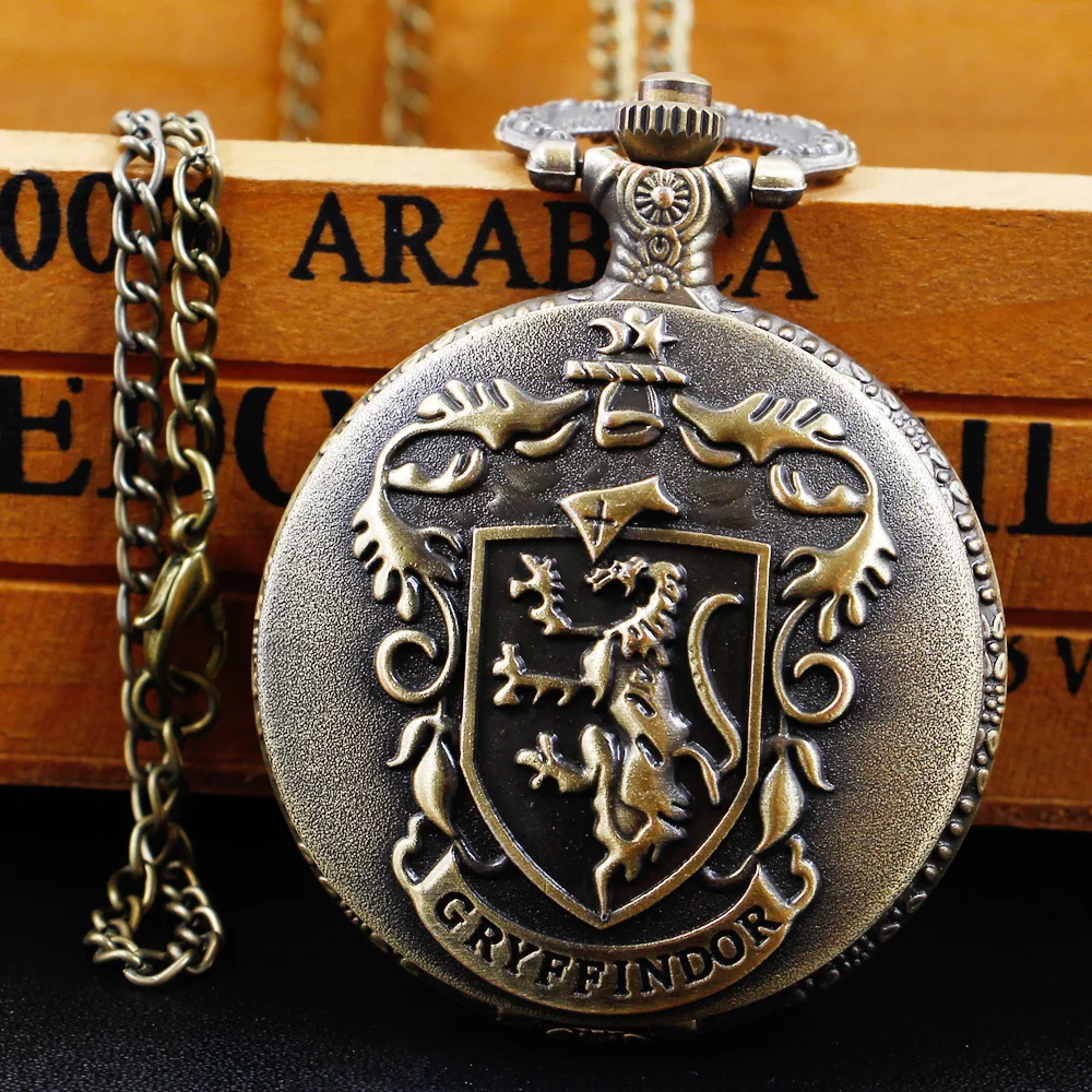 

Quartz Pocket Watch Famous Movie Theme Design Vintage Pendant Clock Nostalgic Portable Chain Watches Gift for Men Kids