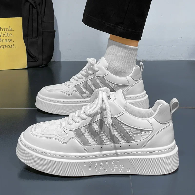 Moderno e informal: zapatos blancos para hombre al por mayor: perfectos para la moda de otoño-2025 4