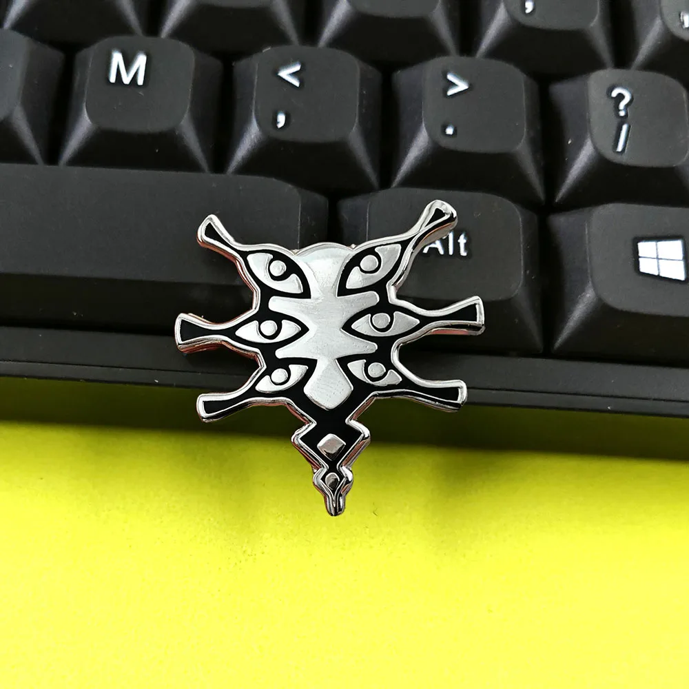 Gothic Dark-Themed Totem Eye Brooch – Personalized Metal Pin Gift