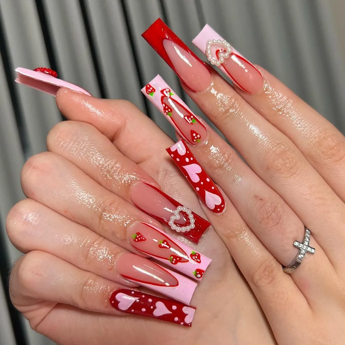 Red Love Heart Solid Color Wearable Nail Art Valentine's Day Fake