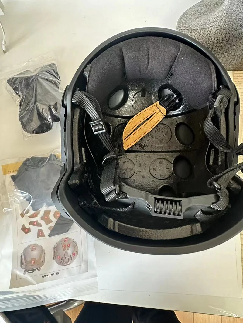 あ*し様 AOR1 ヘルメット PELTOR 実物 あ*し様 AOR1 ヘルメット PELTOR 実物 あ*し様 AOR1 ヘルメット