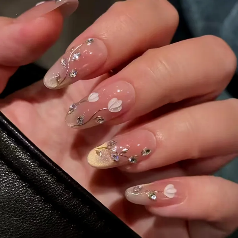 24개 중간 길이 아몬드 모양 가짜 손톱 고양이 눈 반짝이 파우더 꽃무늬 프레스온 네일 펄 라인스톤 탈부착 가능 매니큐어 팁