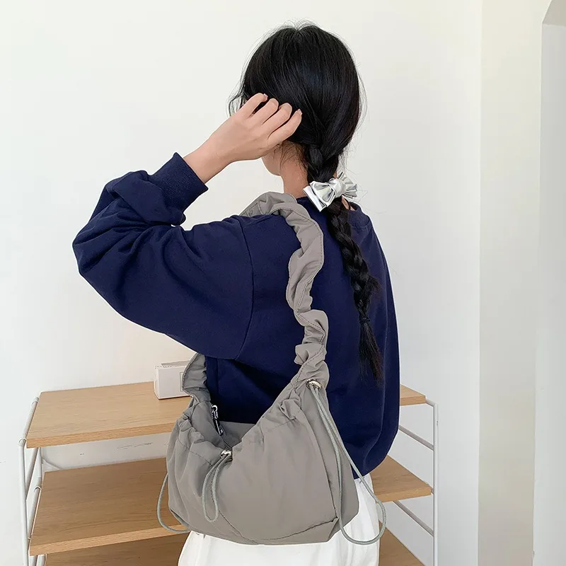 Borsa a tracolla pieghevole alla moda semplice Borsa a tracolla ascellare di design casual vintage da donna Nuove borse di lusso di alta qualità - immagine 2