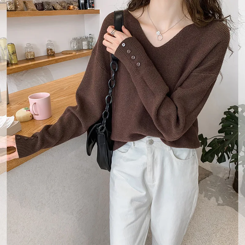 Women's Fashion Sweater 2024 New Lazy Style Top V-Neck Design Feels Small and Unique, Underlay Knitted Sweater Loose Bottom