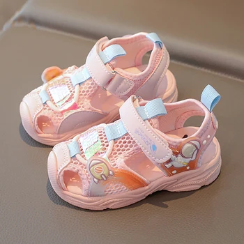 Sandali estivi stile coreano per ragazze 2025 Sandali sportivi per bambini alla moda di tendenza Scava fuori sandali per bambini traspiranti 1