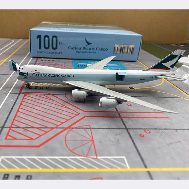Diecast 1:400 Scale Cathay Pacific Airways 747-8F（B-LJC