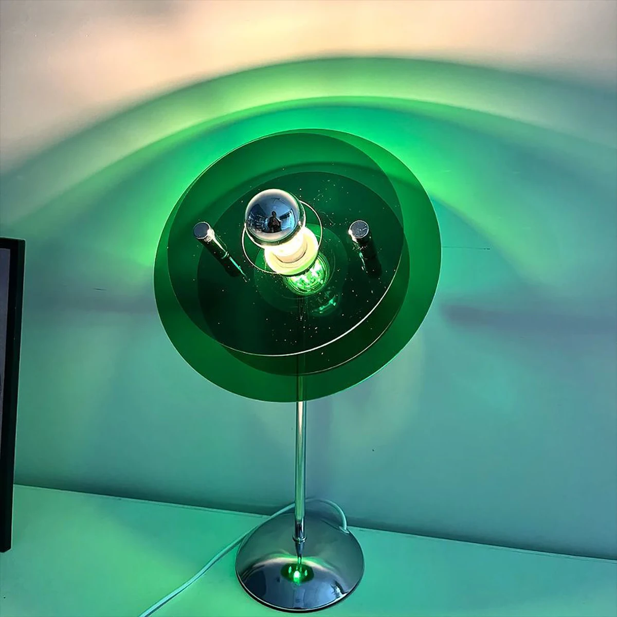 Bauhaus-inspired Retro Aura Lamp