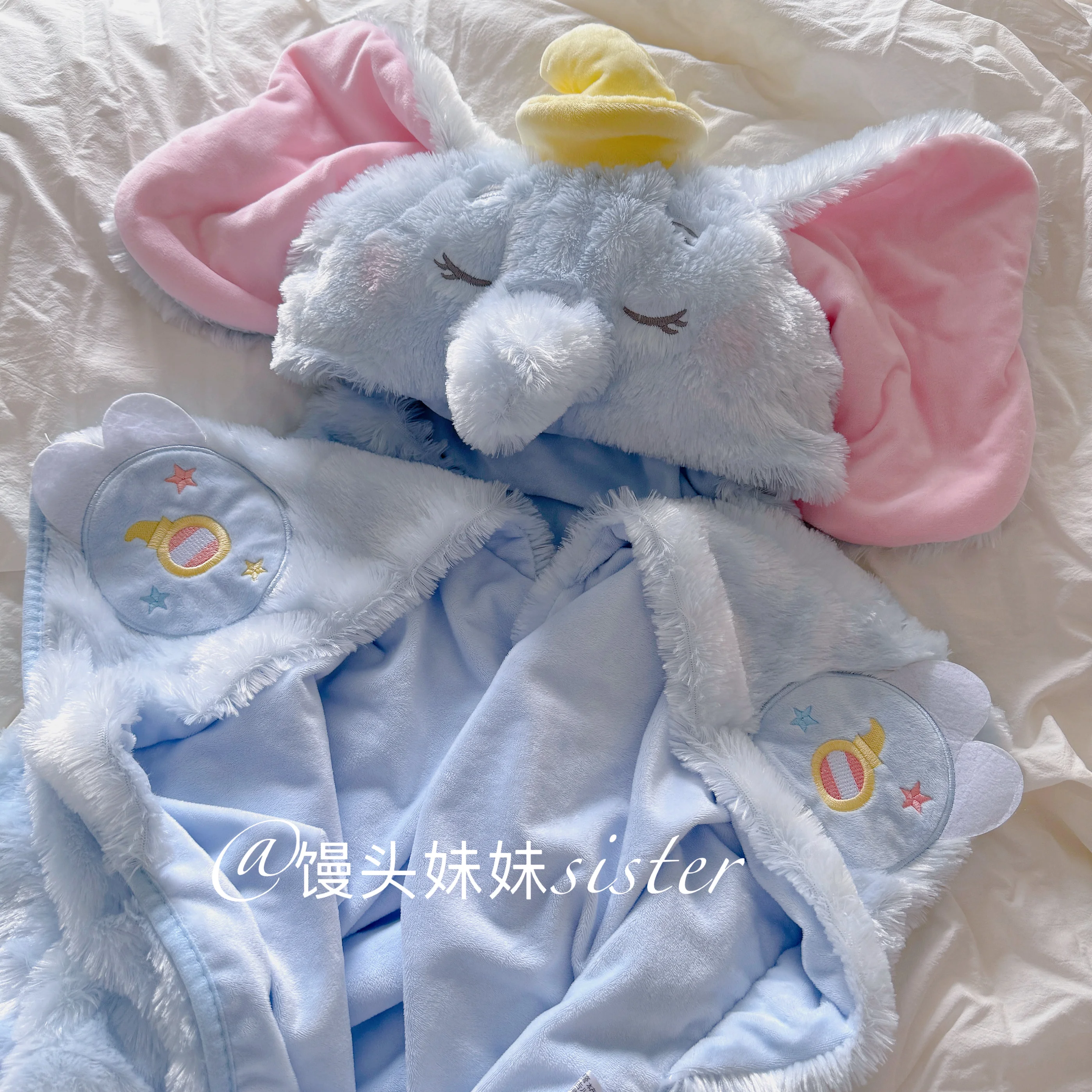 Dumbo U-förmiger Kissen-Schal, Kawaii-Anime-Peripherie, süßer warmer Kapuzenumhang, geeignet für Zuhause, Büro, Reisen, Anime-Fans, Cartoon-Geschenk – Detail 9