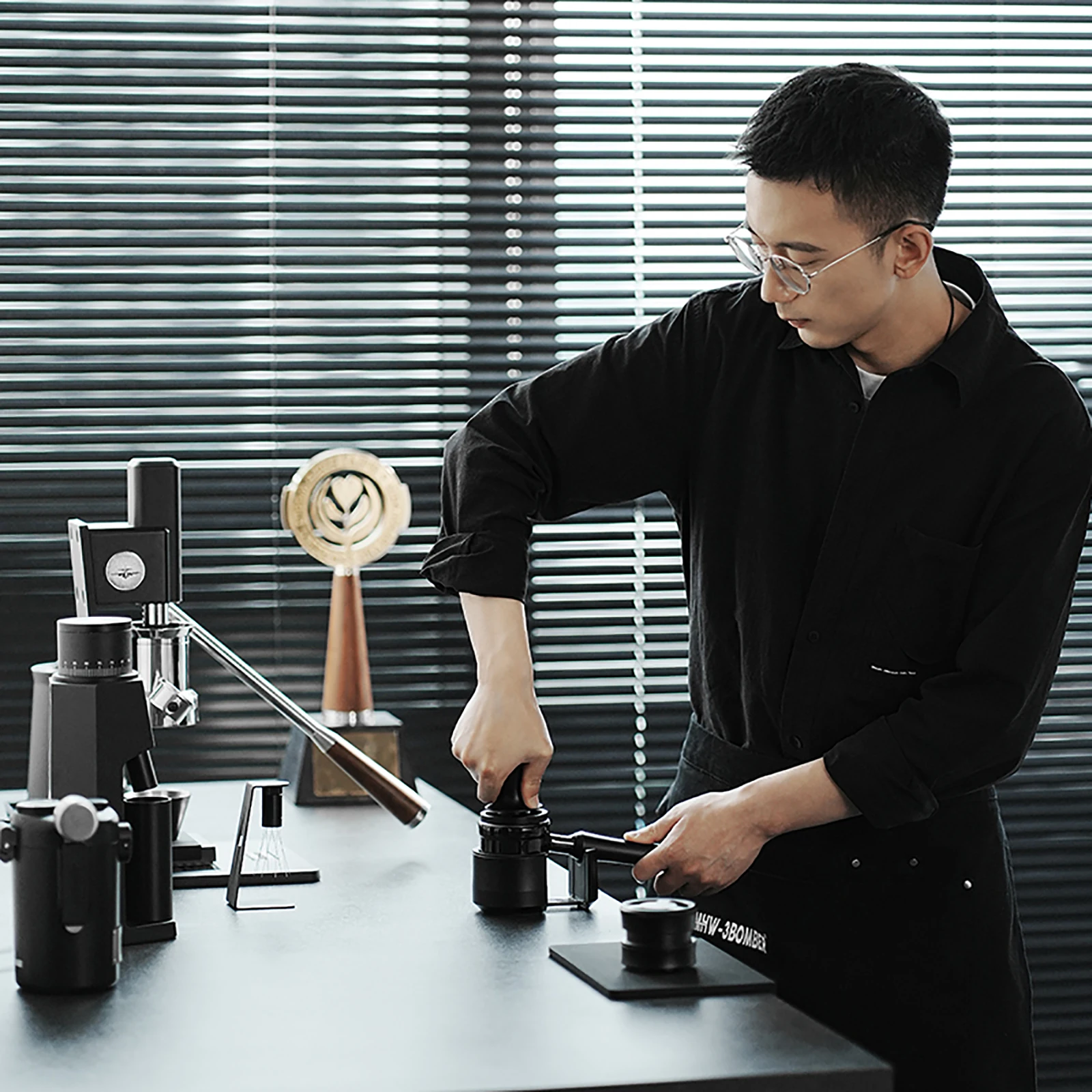 MHW-3BOMBER Tamper à café 58mm 2.0, Tamper à Pression constante avec Retour sonore, équipé de 3 Ressorts intégrés offrant Une Pression de 15/30 lbs, Tamper à Espresso de 58,35 mm