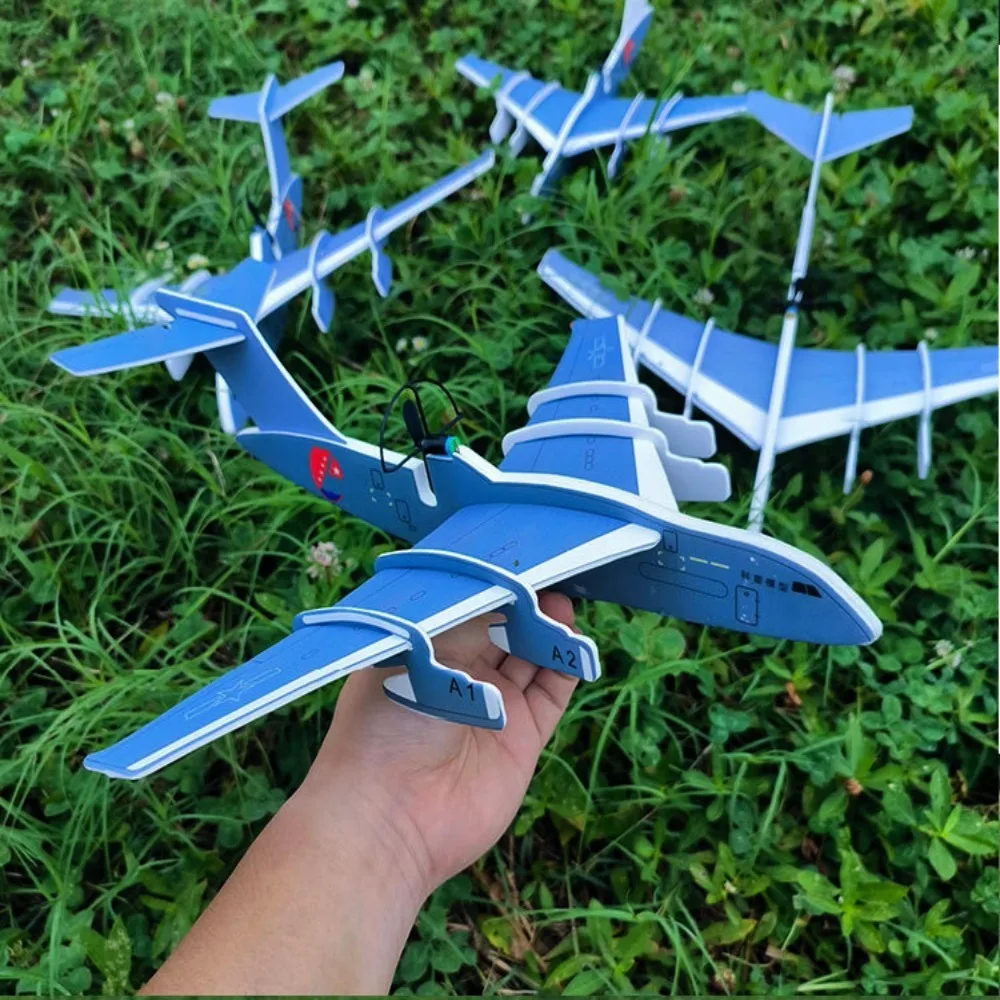 새로운 내구성 있는 전동 폼 글라이더 비행기 39.5*43cm 2가지 색상 리모컨 운송 항공기 DIY 조립 투척 비행기 (어린이용)