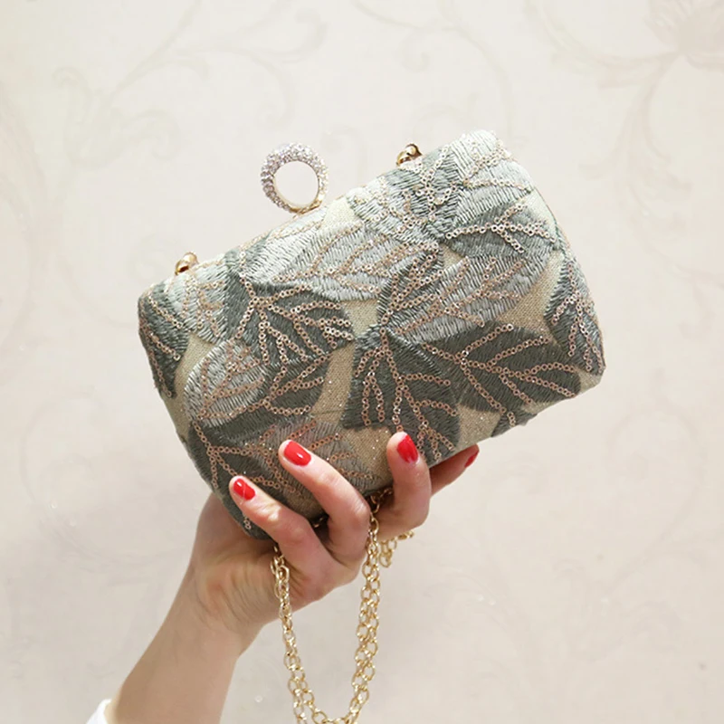 

Women's Evening Bag Diamond Ring Clutch Bag Leaves Embroidery Wedding Purse and Handbag Party Banquet Shoulder Bag