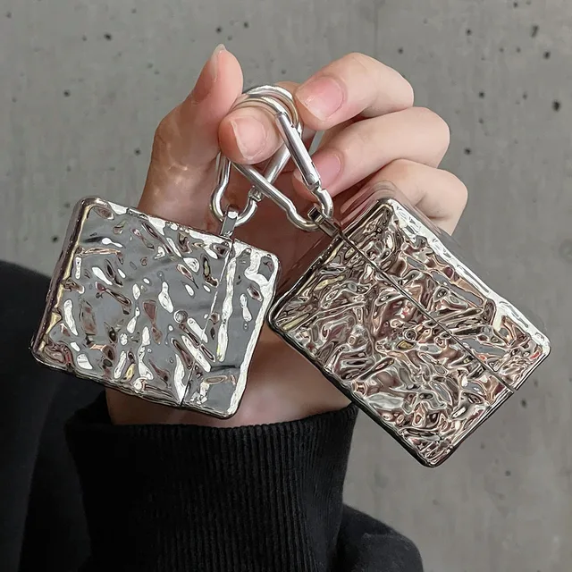 에어팟을 세련되고 안전하게 보호하는 Tinfoil 실버 주름 주름 케이스