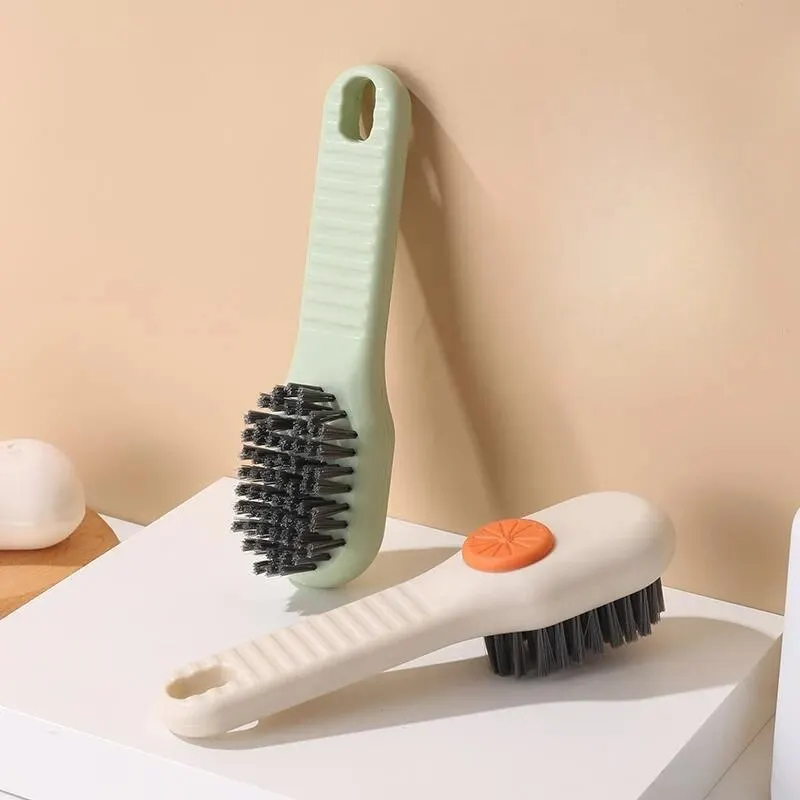 Multifunctional Liquid Discharge Shoe Brush Manual Press Type Cleaning Shoe Brush Soft Fur Clothing Cleaning Long Handl shoe brush