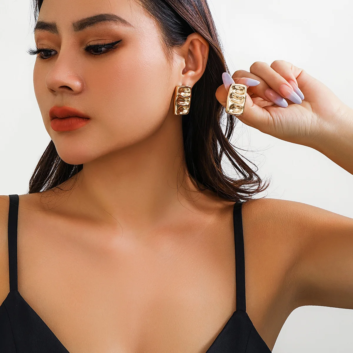 

Geometric Metallic Style Women's Earrings