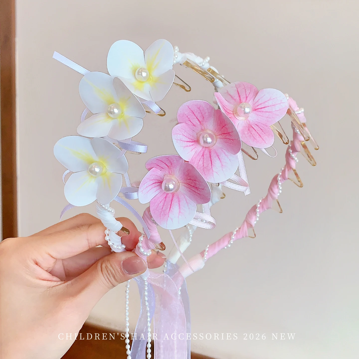 Pastellrosa Blumen-Perlen-Quasten-Stirnband Rutschfestes Haarband mit Zähnen für Mädchen Kleinkinder Kinder Frühling Geburtstag Party Haaraccessoires – Detail 3