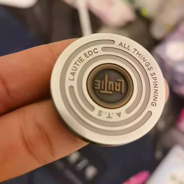 

Б/у игрушки для декомпрессии EDC LAUTIE X ATS coin