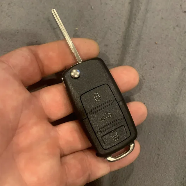 Creative Dummy Car Key Mini Hidden Safe Box Secret Compartment Stash Box Empty Car Key Fob Hide and Store Money Pills Coin 6