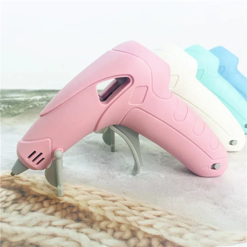 Cordless Glue Gun Hot Melt Glue Gun 30 Sticks USB Powered 20W For DIY Arts and Crafts Projects Sealing