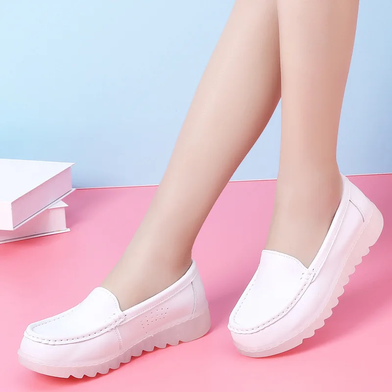 

Female Nurse Shoes White Jelly Bottom Women's Wedge Heel Breathable Comfortable Soft Bottom Slip-on White Shoes Flats Shoes