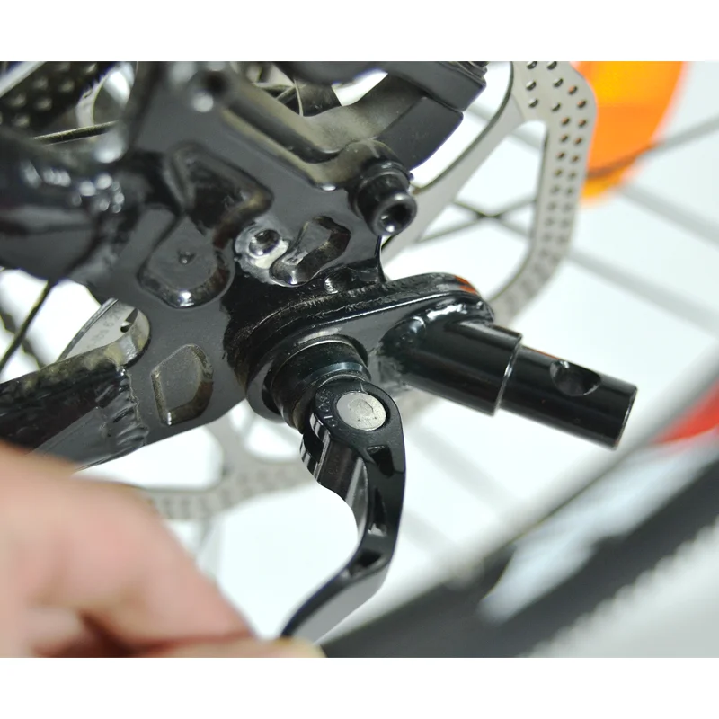 Рисунок 5 - Велосипедный прицеп имеет 20-дюймовое Надувное колесо