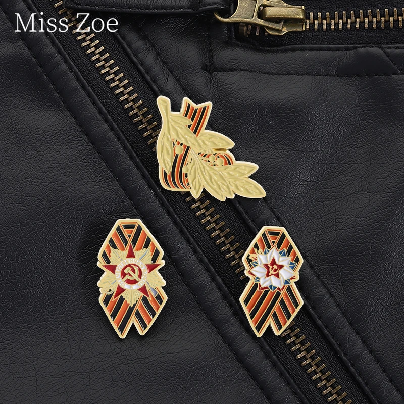 Weizenohrhammer und Sichel Emaille Pins Retro trendige rote Pentagramm Broschen Rucksack Abzeichen Schmuck Accessoire Geschenk für Freund